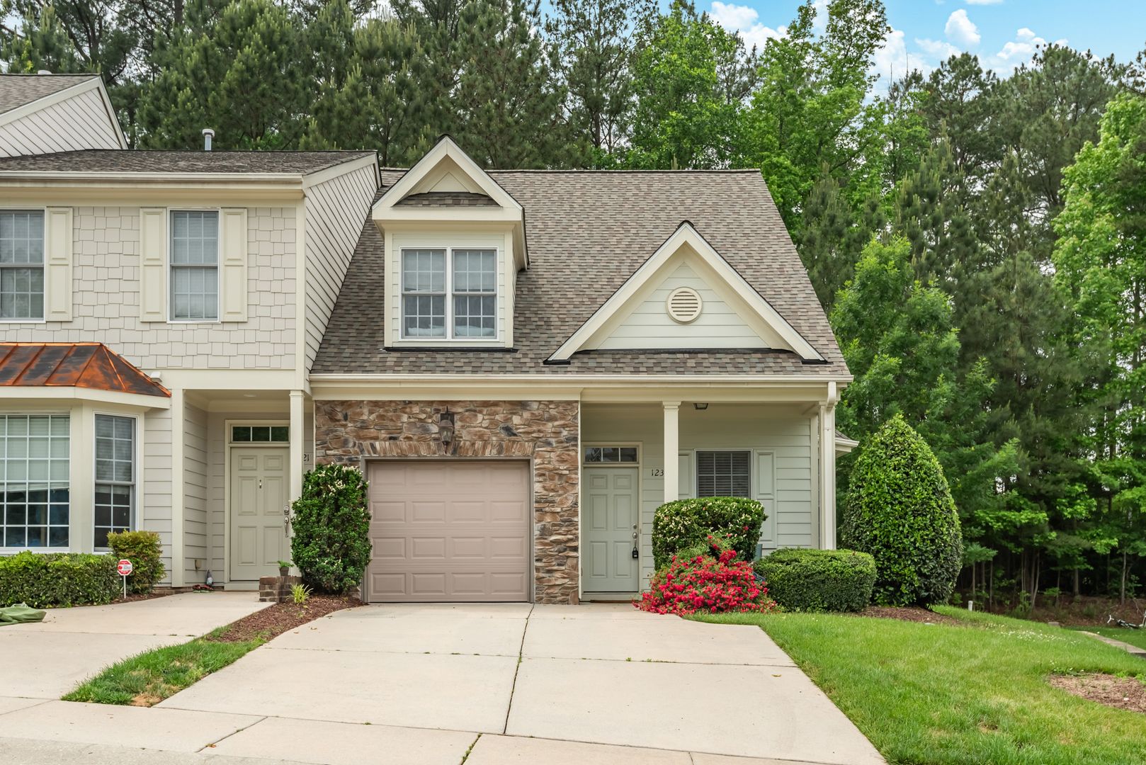 Durham House: 2822 Pickett Rd