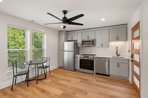 Modern 2Bd Apartment Minutes from Downtown Durham & NCCU! – photo 1