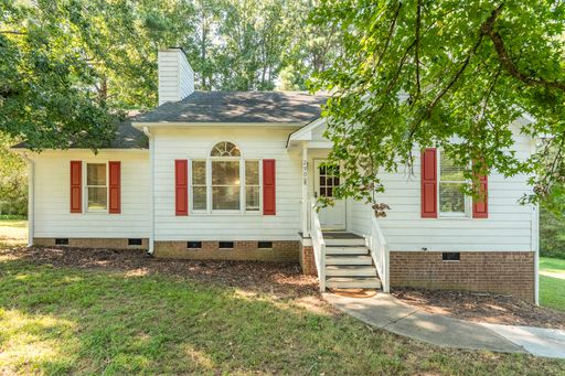 Cute 3 Bedroom Ranch with Large Wooded Yard- Raleigh-Available Now! – photo 1