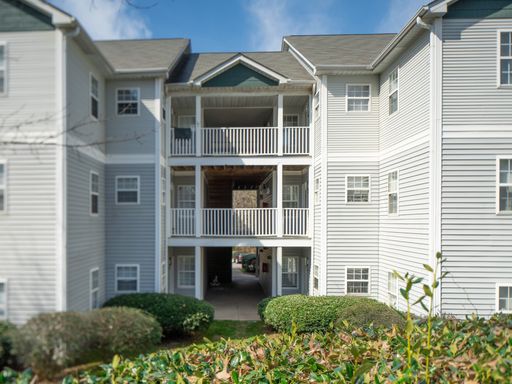 Private Room and Bathroom in Spacious 4 Bed 4 Bath Apartment near NCSU & Downtown Raleigh! Available September 1st! – photo 1