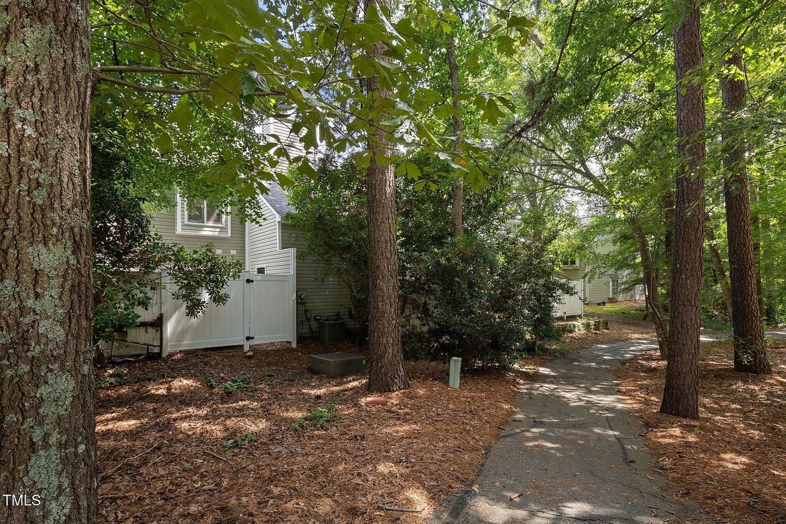 Durham Townhome: 6 Parsons Chase Lane