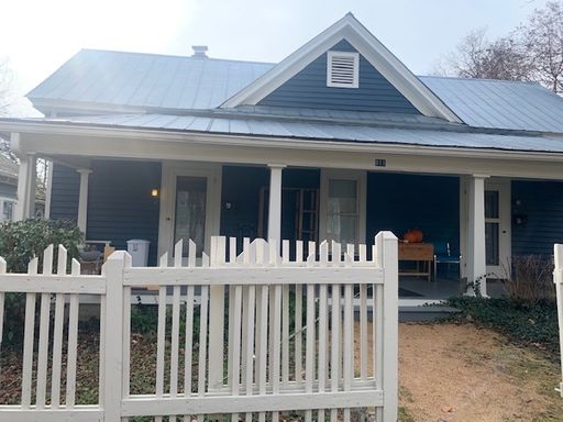 Application Pending! Come see this Jackson Street hideaway! 1 Bed/1 Bath - Wonderful Location! – photo 1