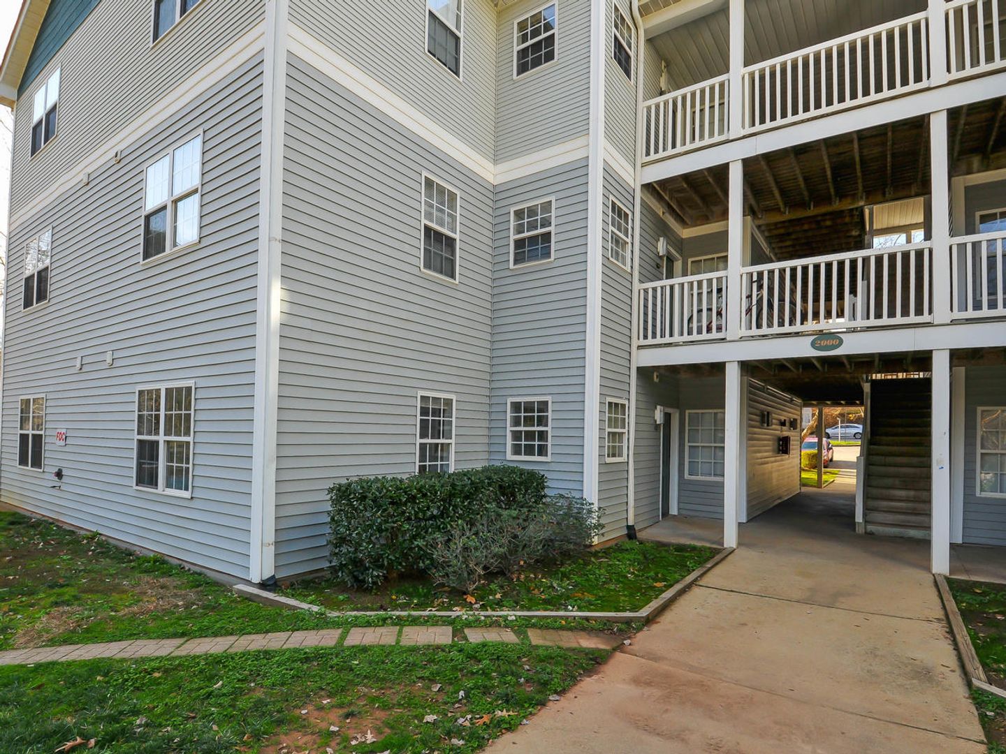 Raleigh Apartment: 2000 University Woods Rd