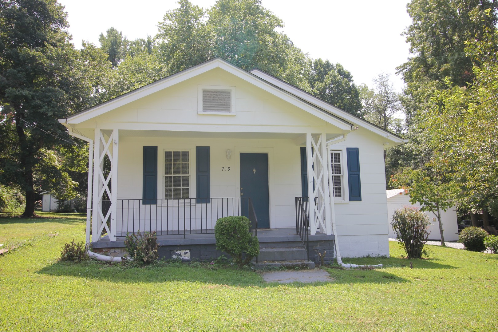 Durham House: 719 Carter Ave