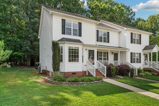 2 bed, 2.5 bath End Unit Townhome Available Now! – photo 1
