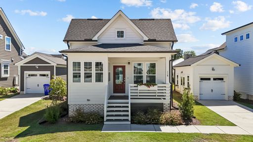 Beautiful 2 Bedroom/2 Bath in Chatham Park with garage!