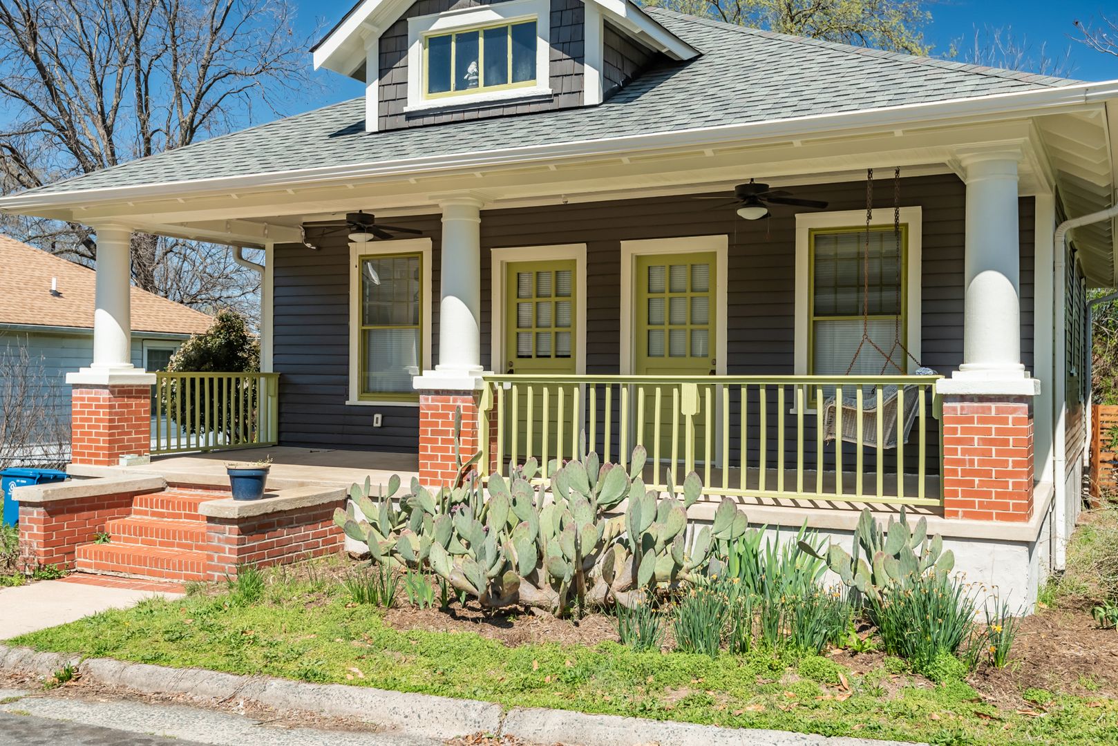 Durham House: 1211 Wall St