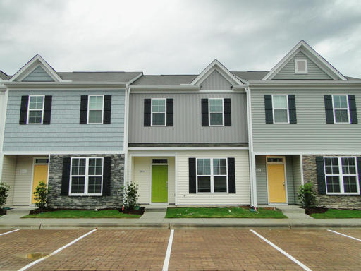 Beautiful 3 Bedroom, 2.5 Bathroom Townhome in NE Raleigh! – photo 1
