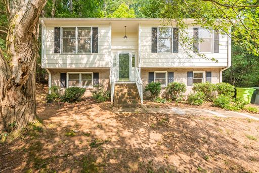 4 bedroom home with bonus room! – photo 1