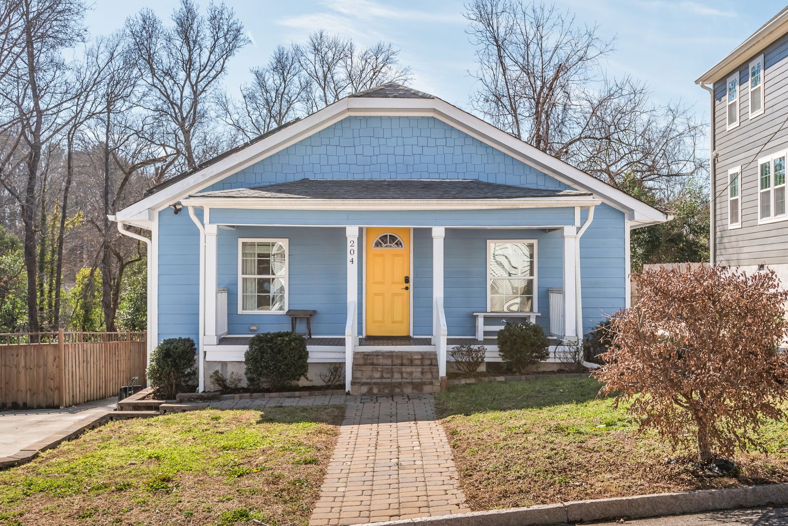 Durham House: 204 Dunstan Ave