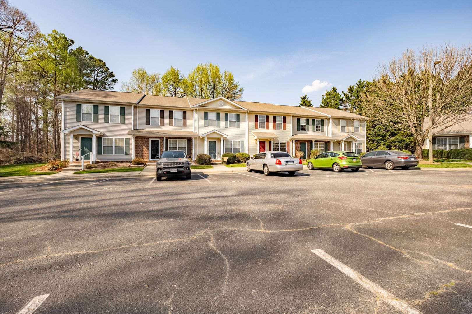 Greensboro House: 5814 Battery Drive