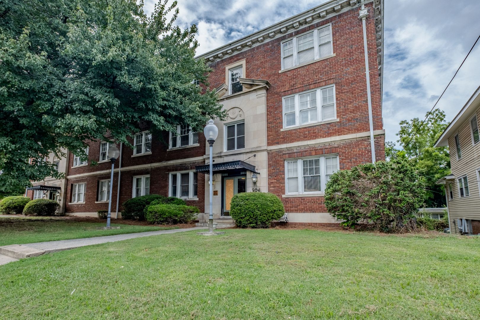 Cozy 2 Bedroom Apartment