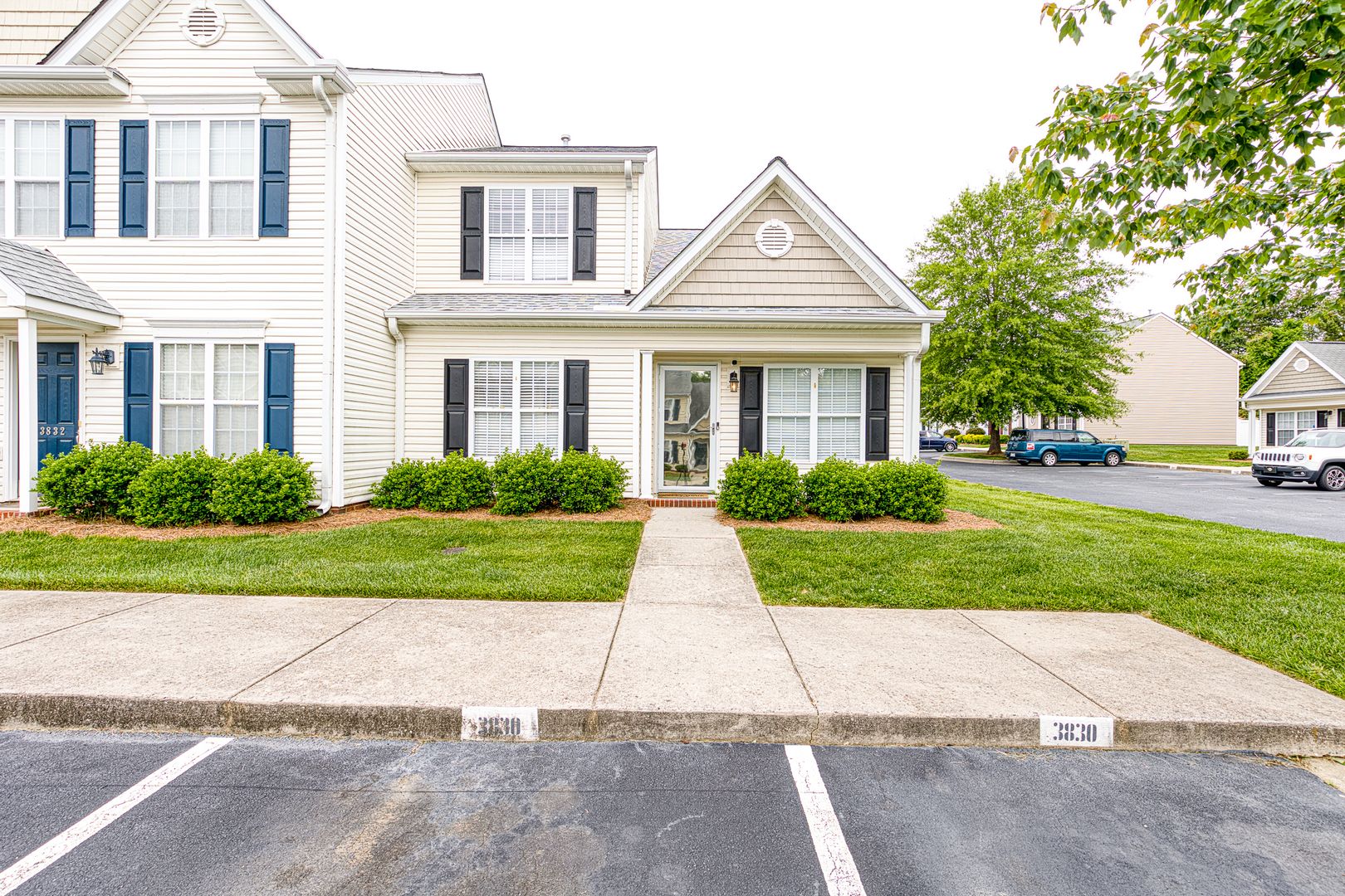 High Point Townhome: 3830 Hickswood Creek Dr