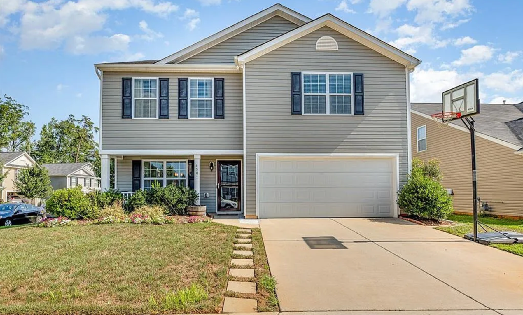 Beautifully 4-bedroom, 2.5-bathroom spacious 2-story home in the Reedy Fork Ranch in Greensboro