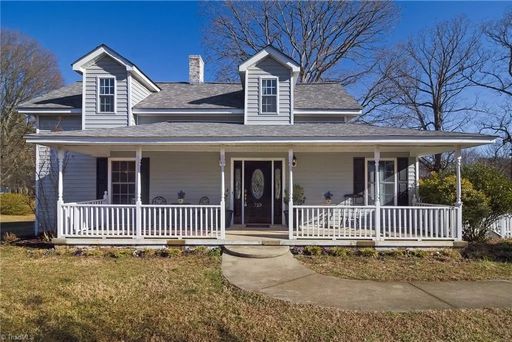 Country Style home located in Kernersville – photo 1