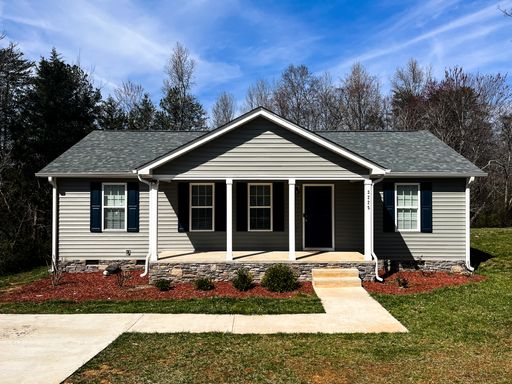 Winston Salem 3 Bedroom 2 Bathroom Ranch Style Home – photo 1