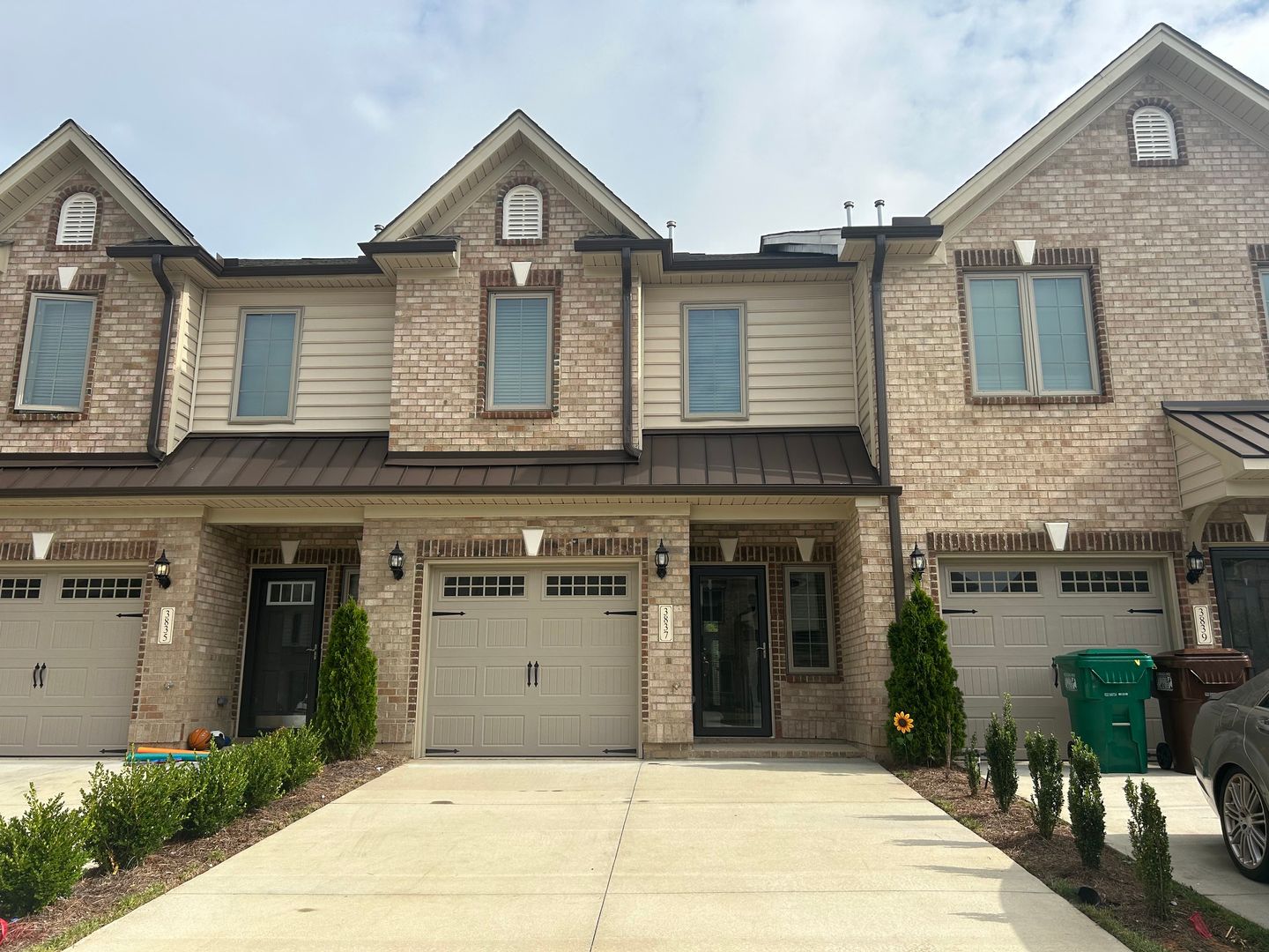 High Point Townhome: 3837 Thistleberry Rd