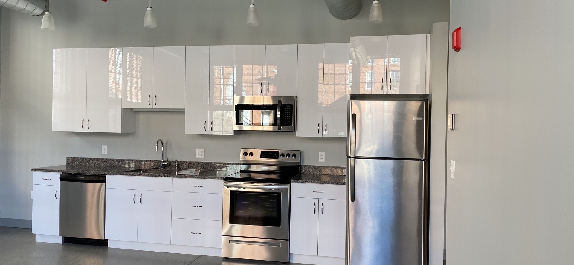 New Bedford Apartment: 55 Wamsutta Street