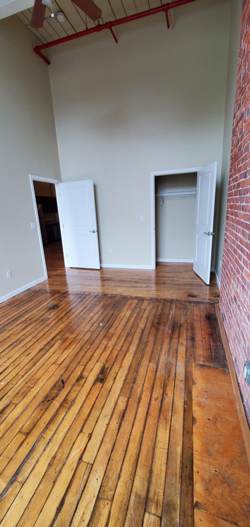 New Bedford Apartment: 200 Riverside Ave.