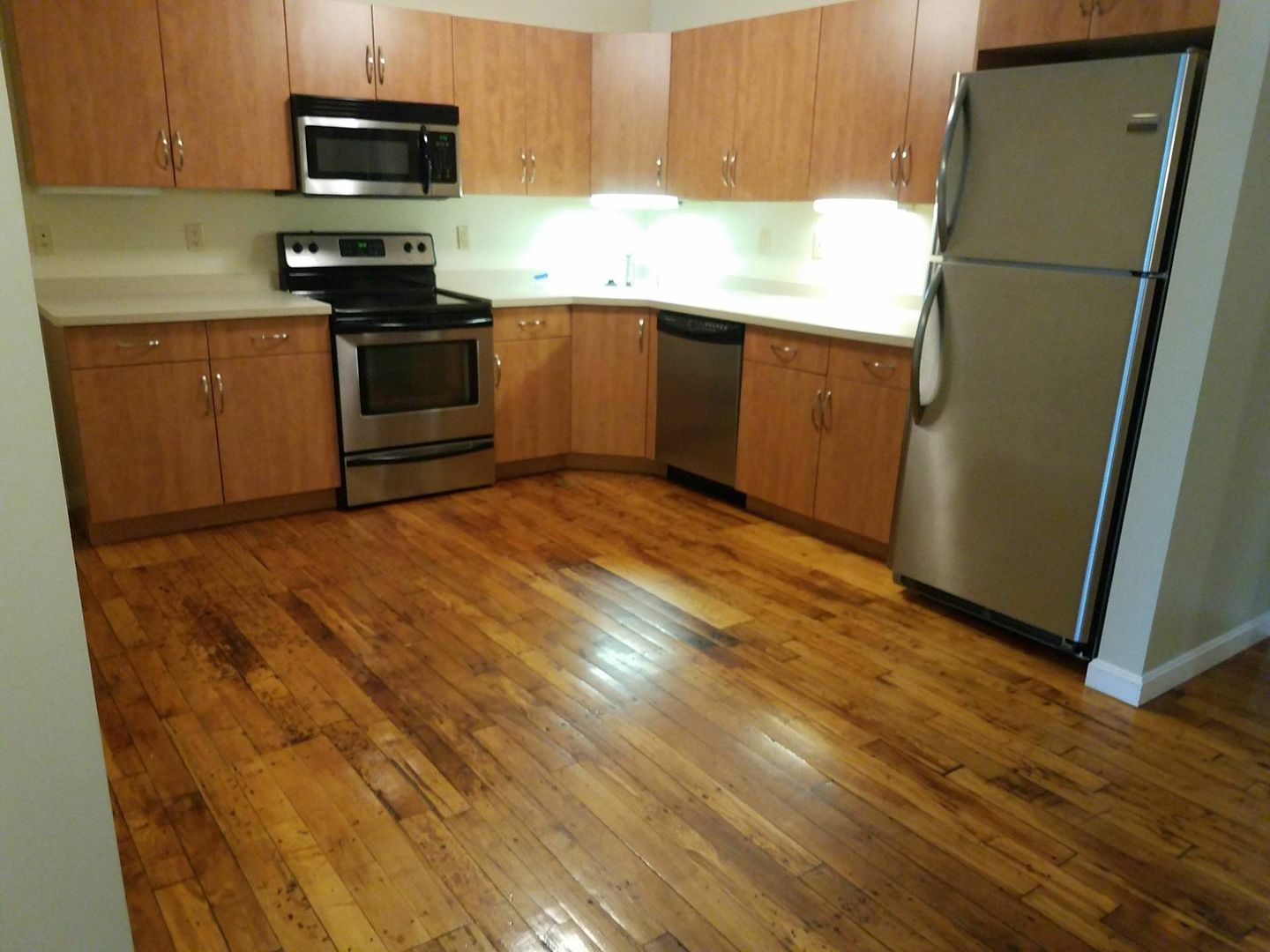 New Bedford Apartment: 75 Wamsutta Street