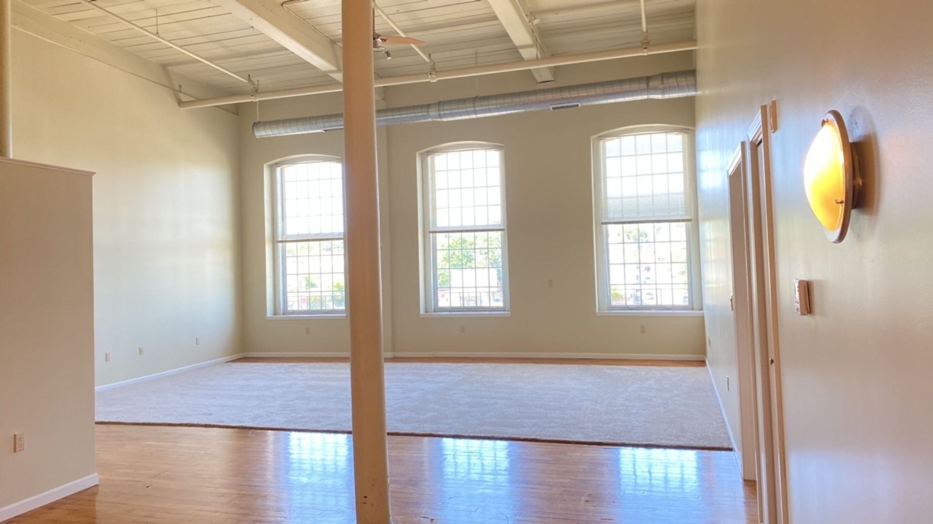 New Bedford Apartment: 75 Wamsutta Street