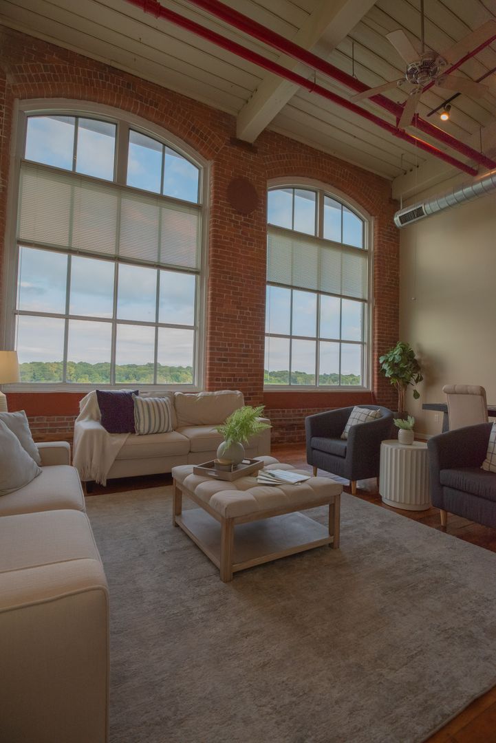New Bedford Apartment: 200 Riverside Ave.