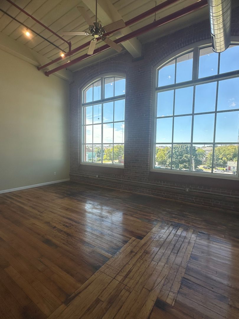 New Bedford Apartment: 200 Riverside Ave.