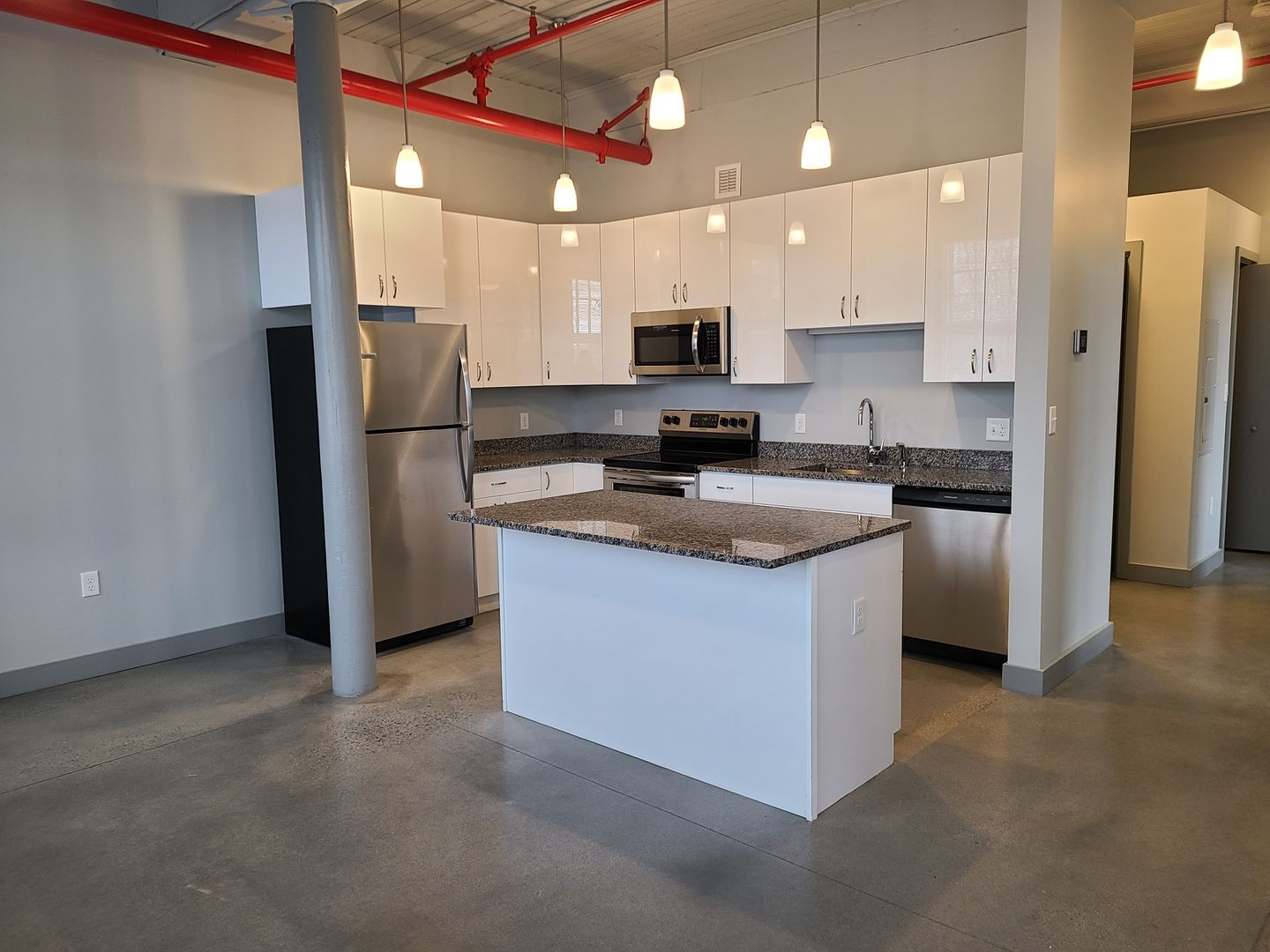 New Bedford Apartment: 55 Wamsutta Street