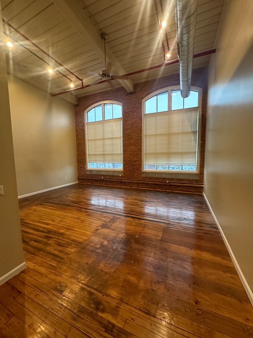 New Bedford Apartment: 200 Riverside Ave.