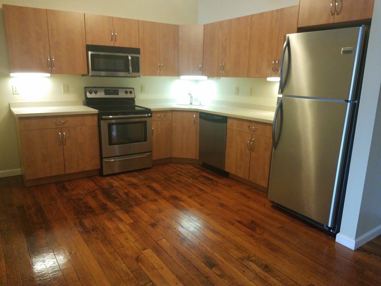 New Bedford Apartment: 75 Wamsutta Street