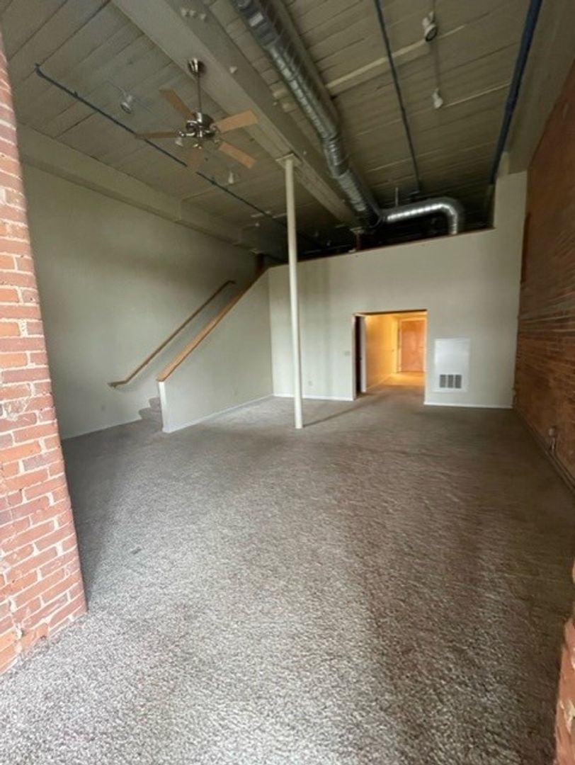 New Bedford Apartment: 10 Manomet Street