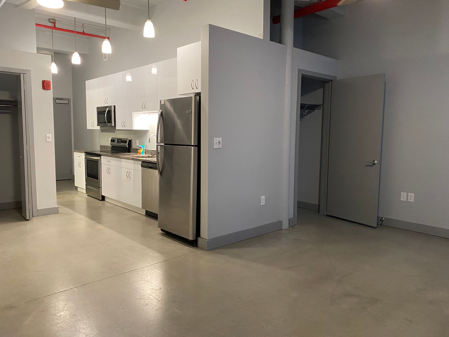 New Bedford Apartment: 55 Wamsutta Street