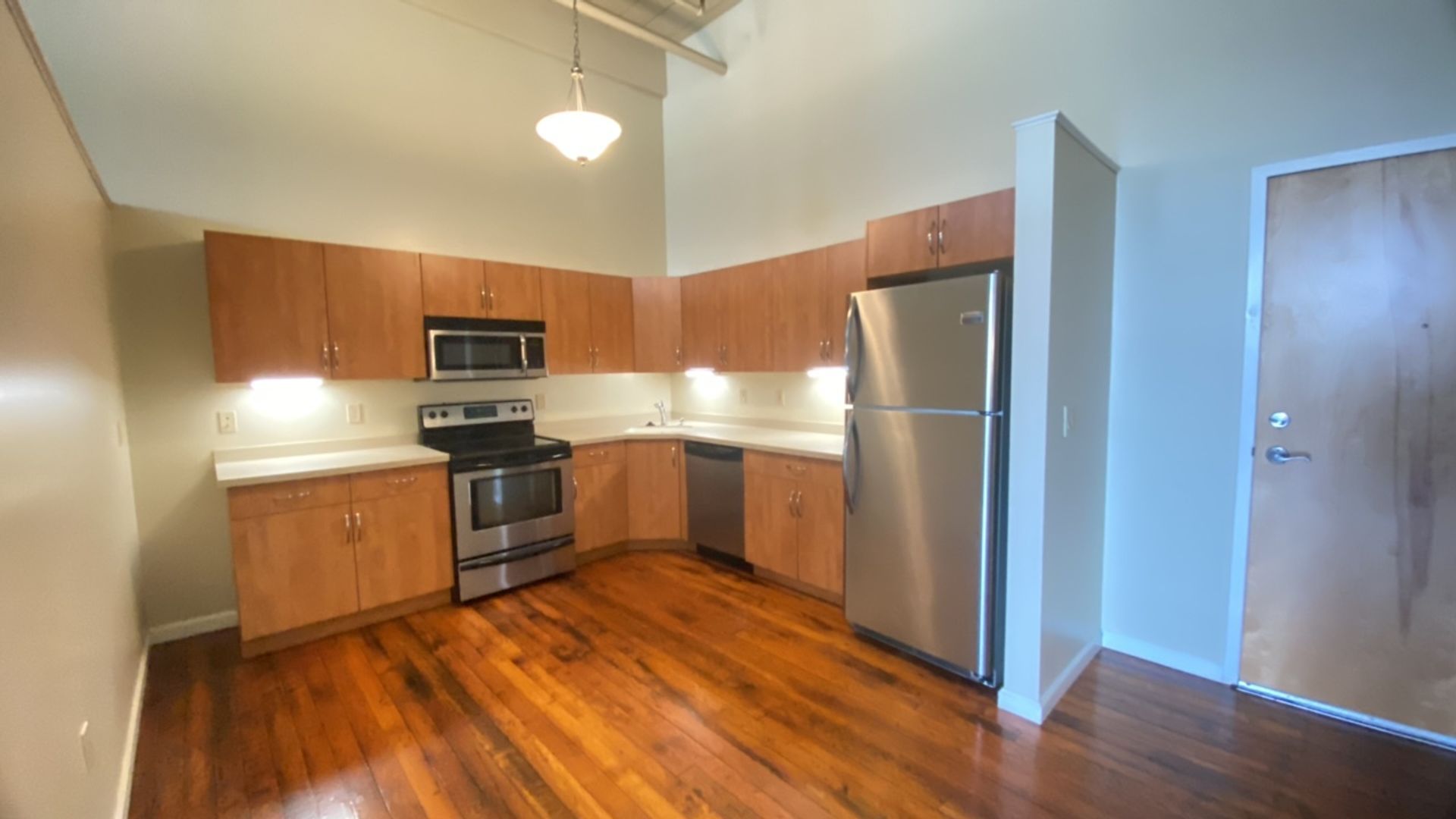 New Bedford Apartment: 75 Wamsutta Street