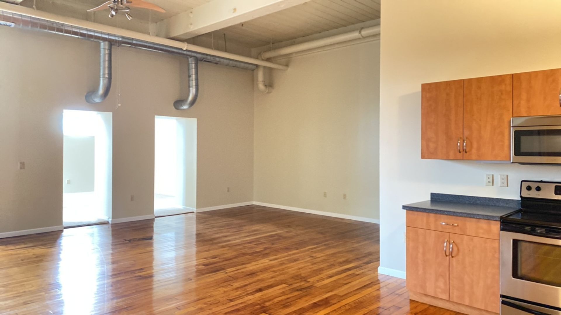 New Bedford Apartment: 75 Wamsutta Street