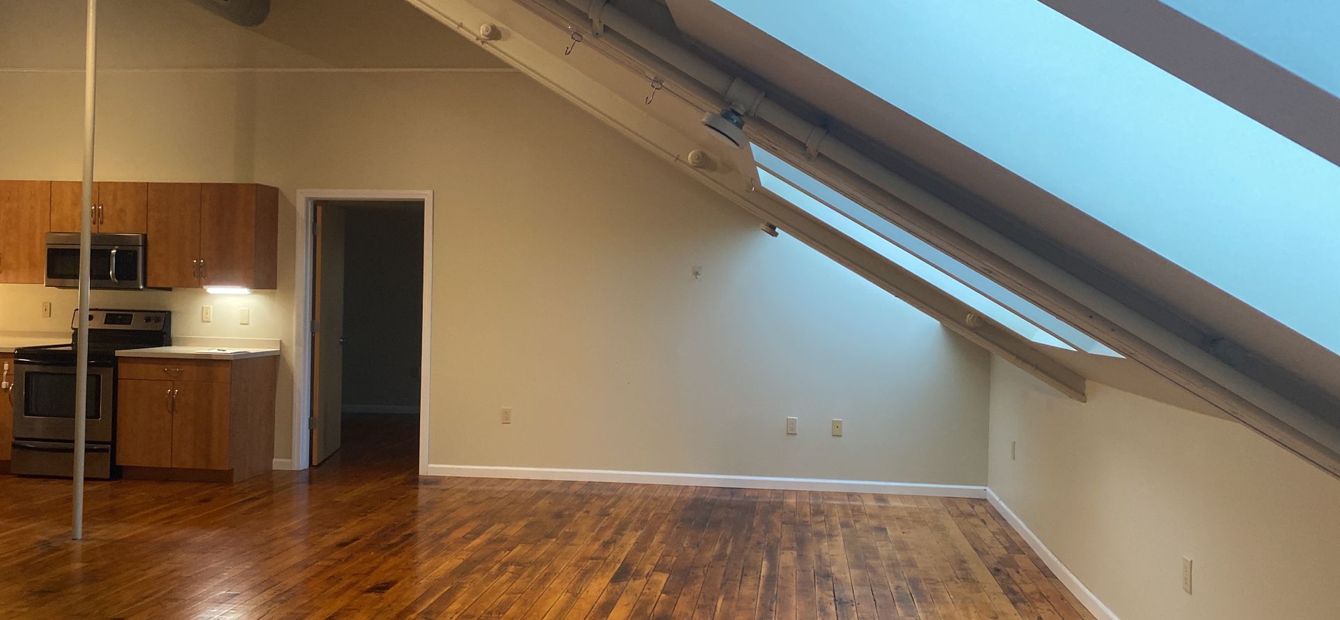 New Bedford Apartment: 75 Wamsutta Street