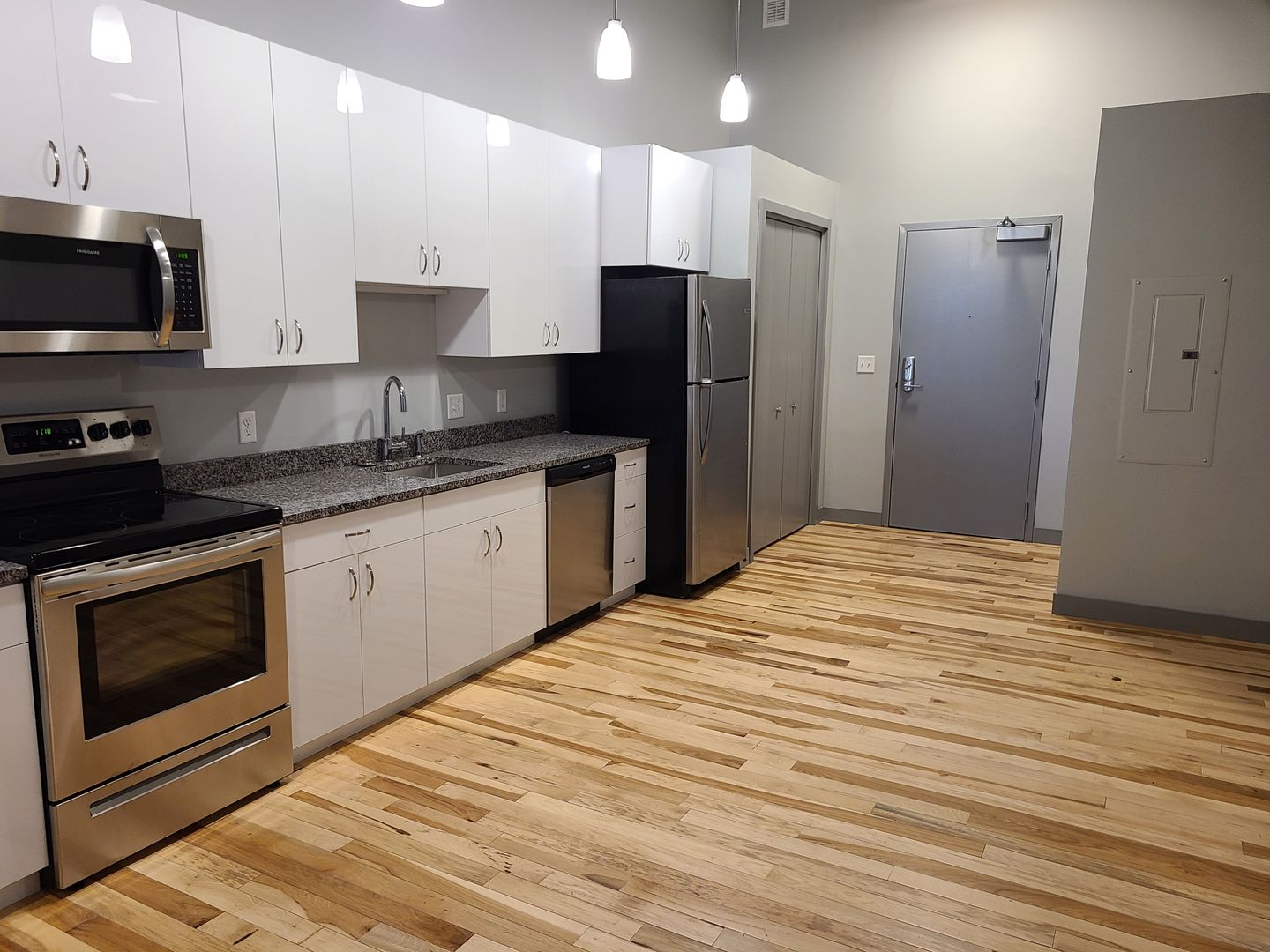 New Bedford Apartment: 55 Wamsutta Street