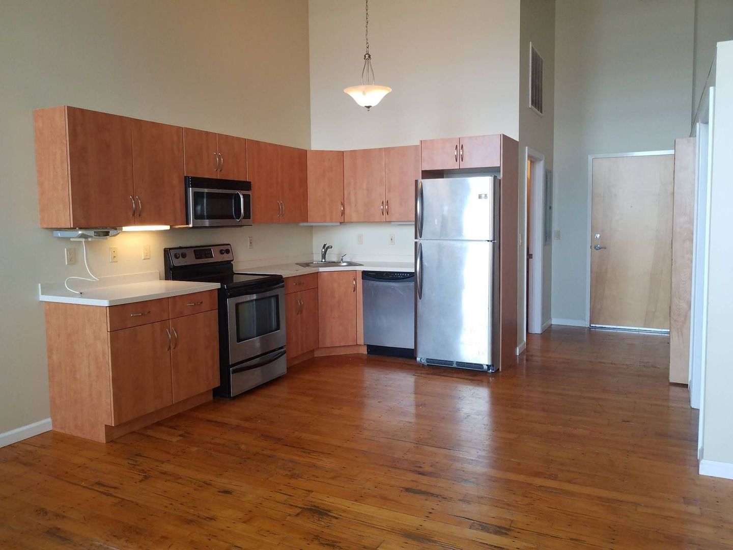 New Bedford Apartment: 75 Wamsutta Street