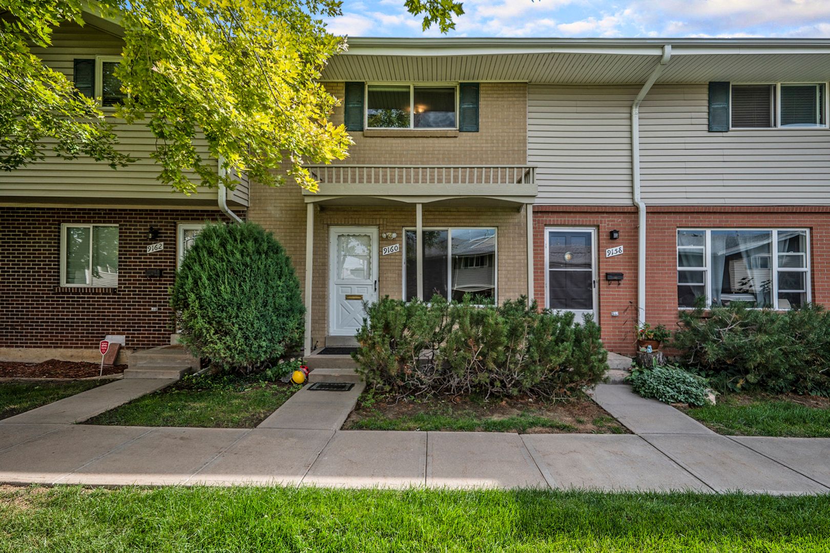 Denver House: 9160 E Lehigh Ave
