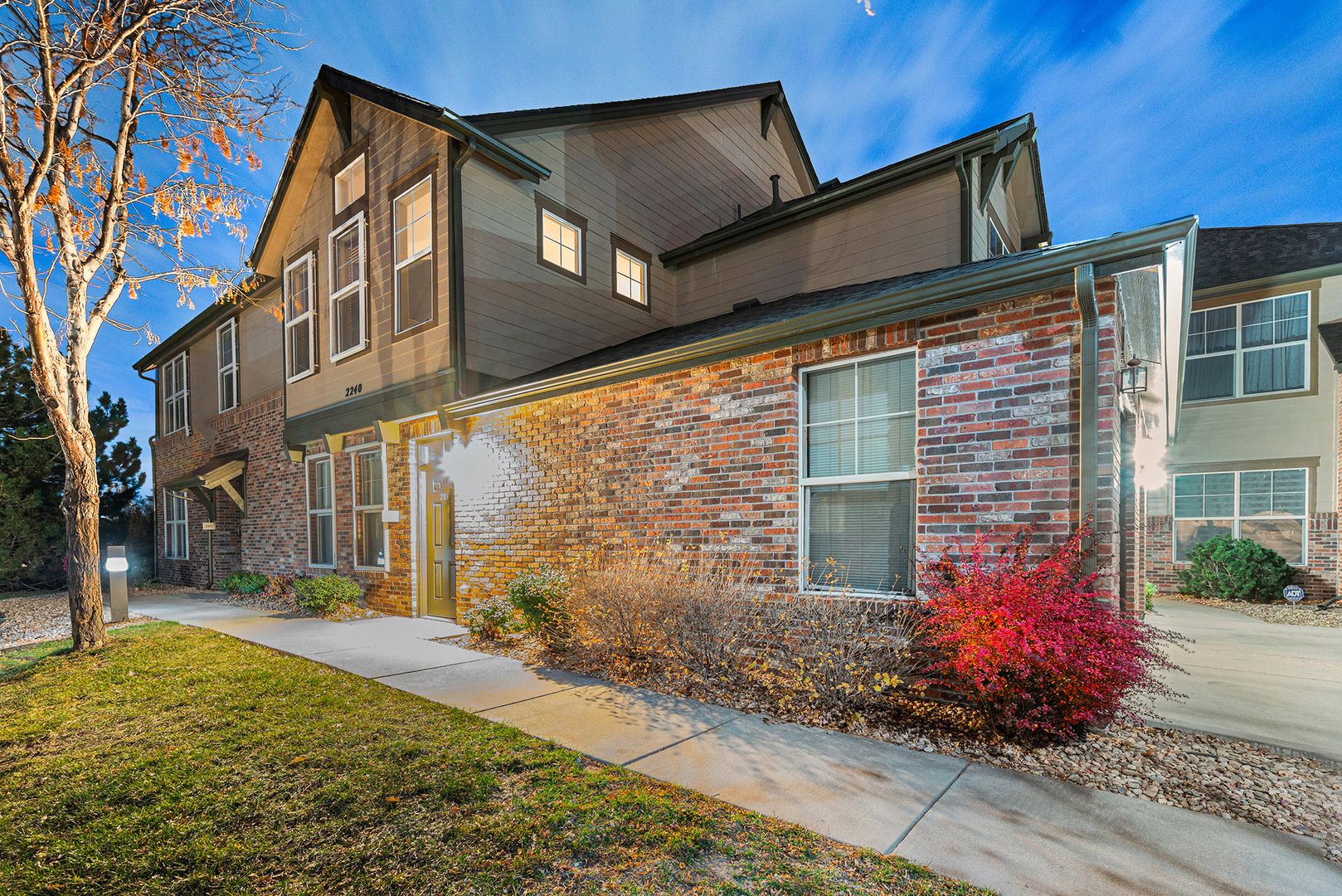 Aurora House: 2240 S Vaughn Way #201