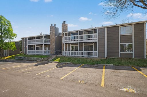 Your Next Home Has It All: 3 Bedrooms, 2 Baths & Double Parking! – photo 1