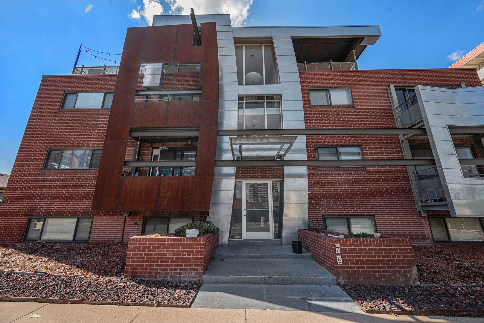 2Bed/2Bath Condo in Cherry Creek Area!!
