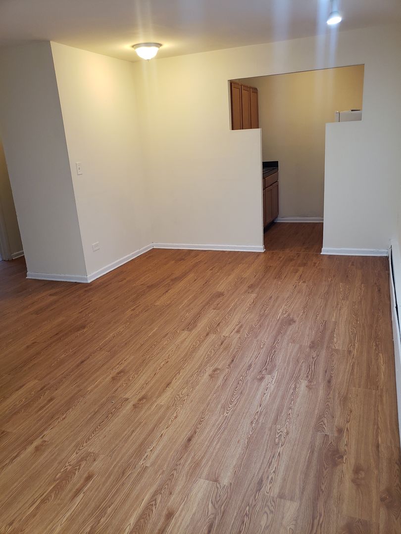 Chicago Apartment: 6000-02 N. KENMORE