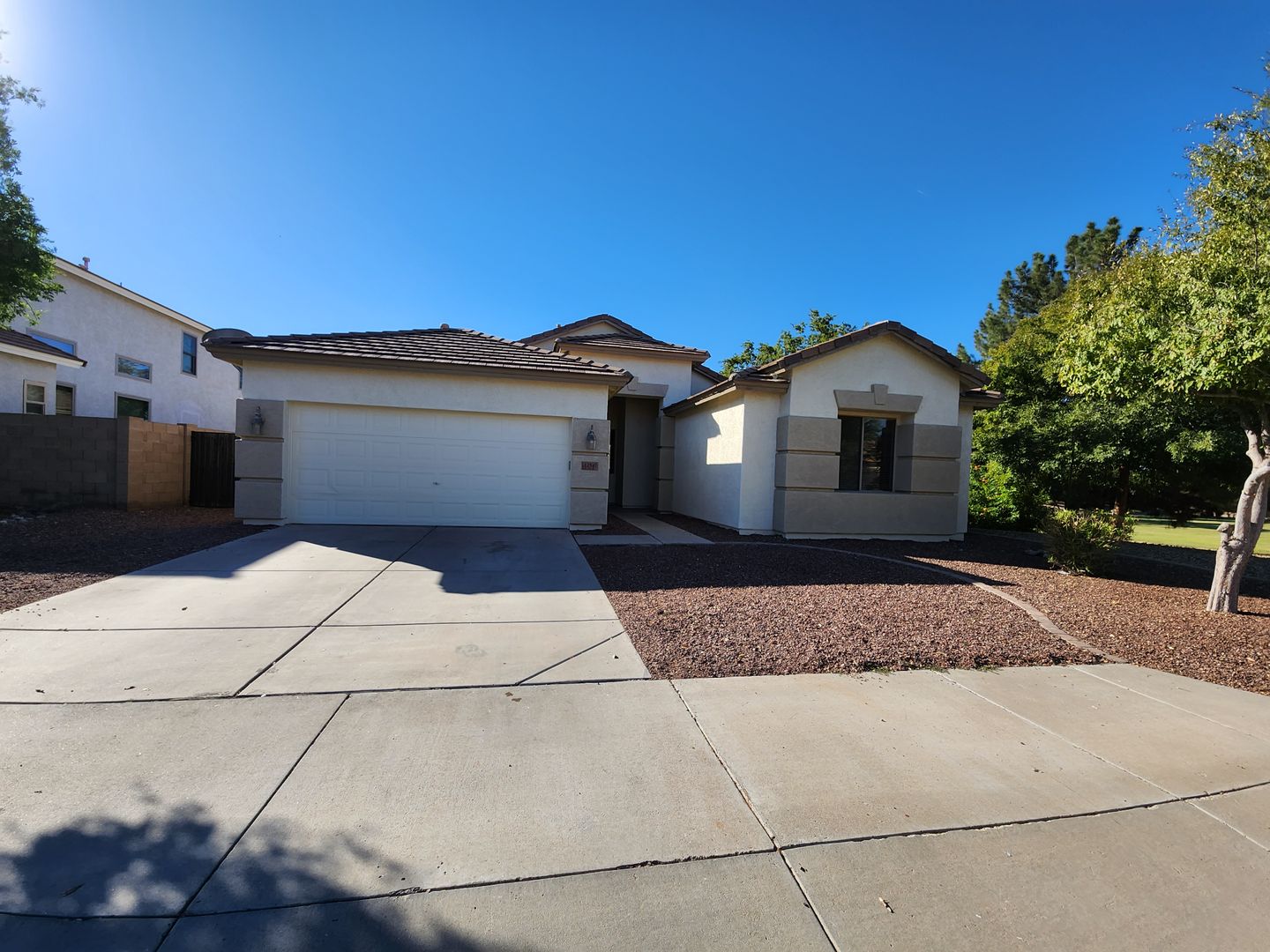 Litchfield Park House: 12547 W Glenrosa Dr