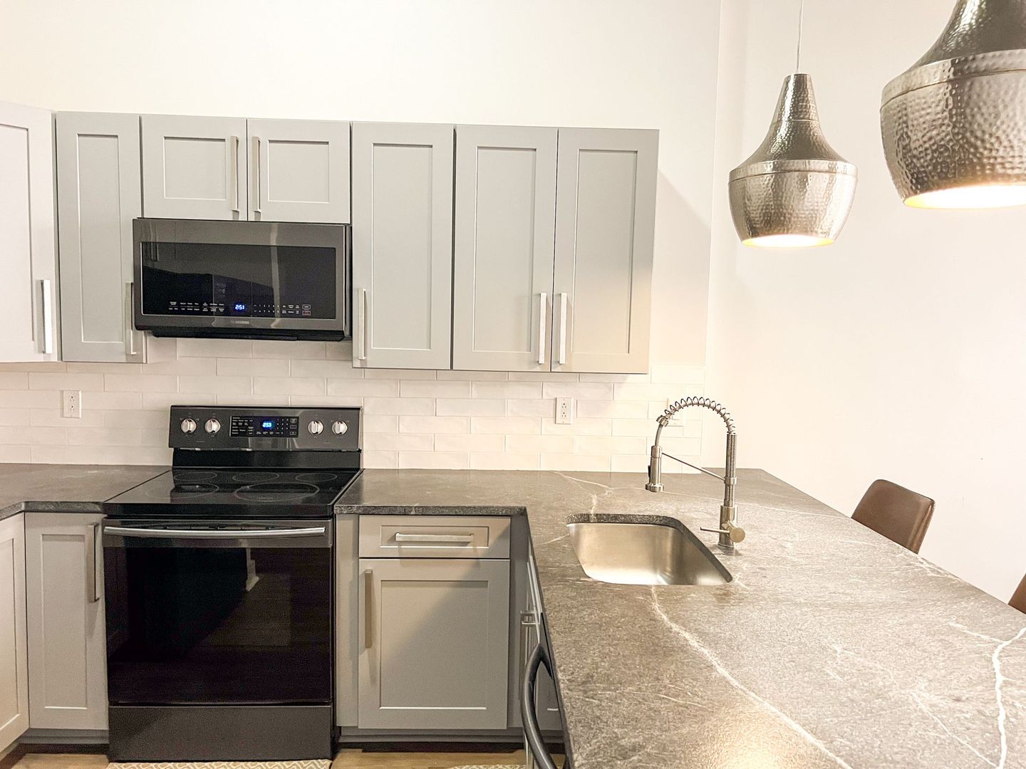 Syracuse Apartment: 321-323 S. Salina St.