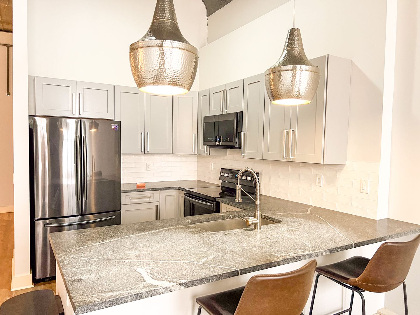 Syracuse Apartment: 321-323 S. Salina St.