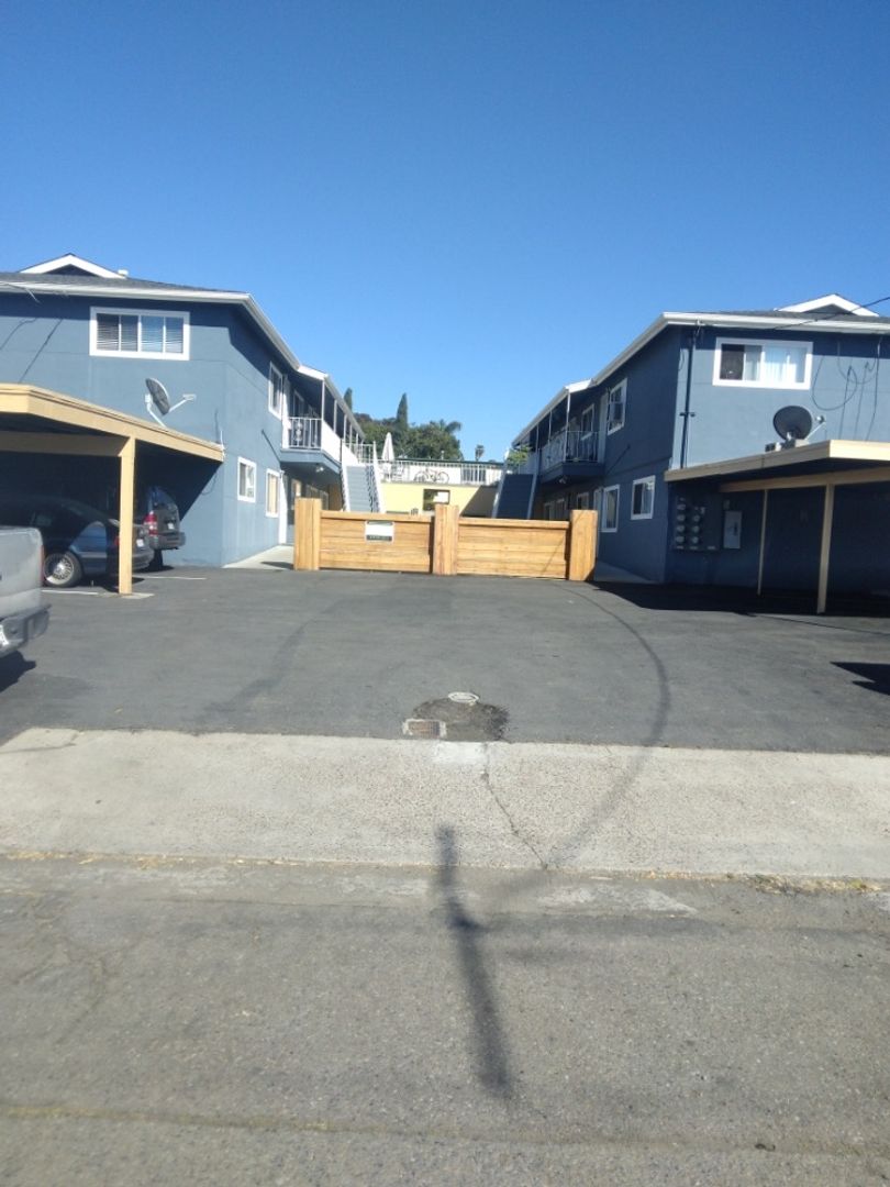 La Mesa Apartment: 5121 Dailey Court