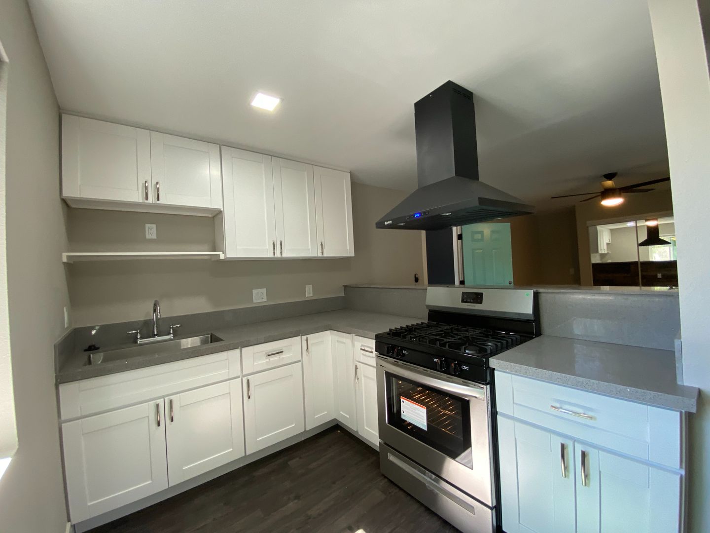 Imperial Beach Apartment: Donax Ave