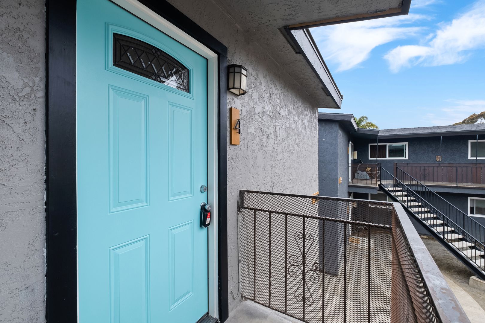 San Diego Apartment: 382 S. 46th St