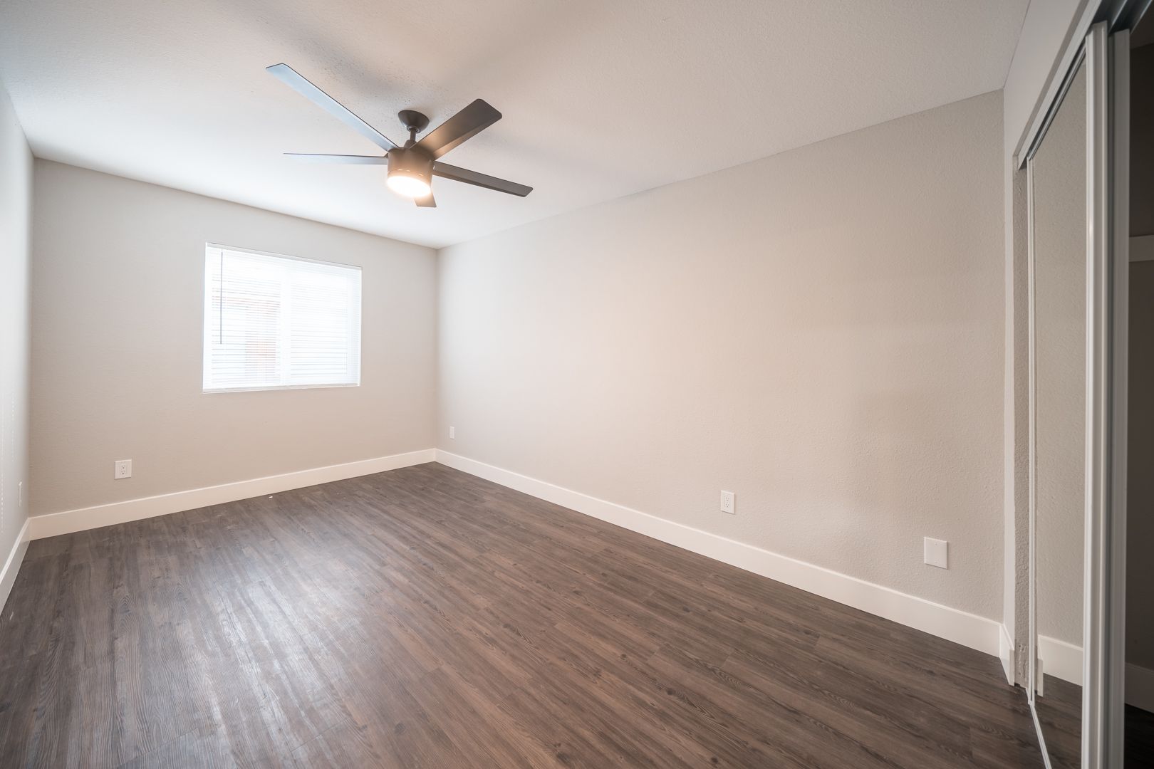 Imperial Beach Apartment: Donax Ave