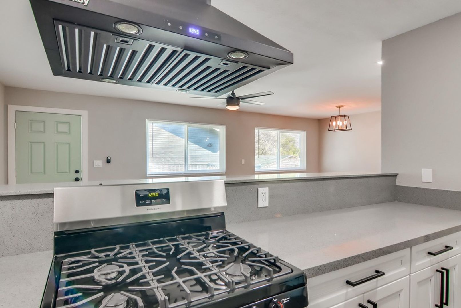 Imperial Beach Apartment: Donax Ave